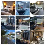 Roseberry Lodge With Hot Tub