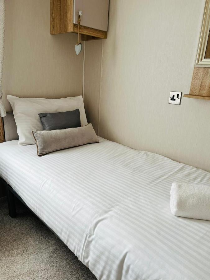 Roseberry With Hot Tub Holiday home