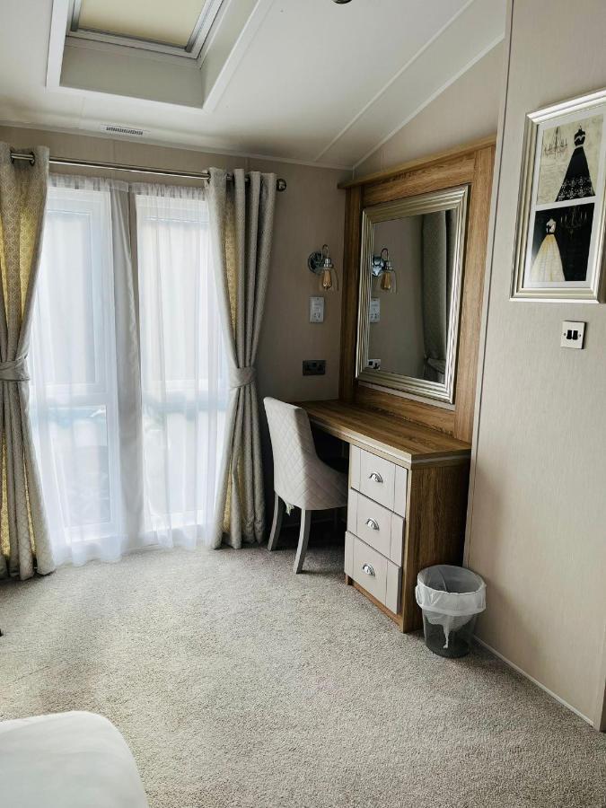 Roseberry With Hot Tub Holiday home *