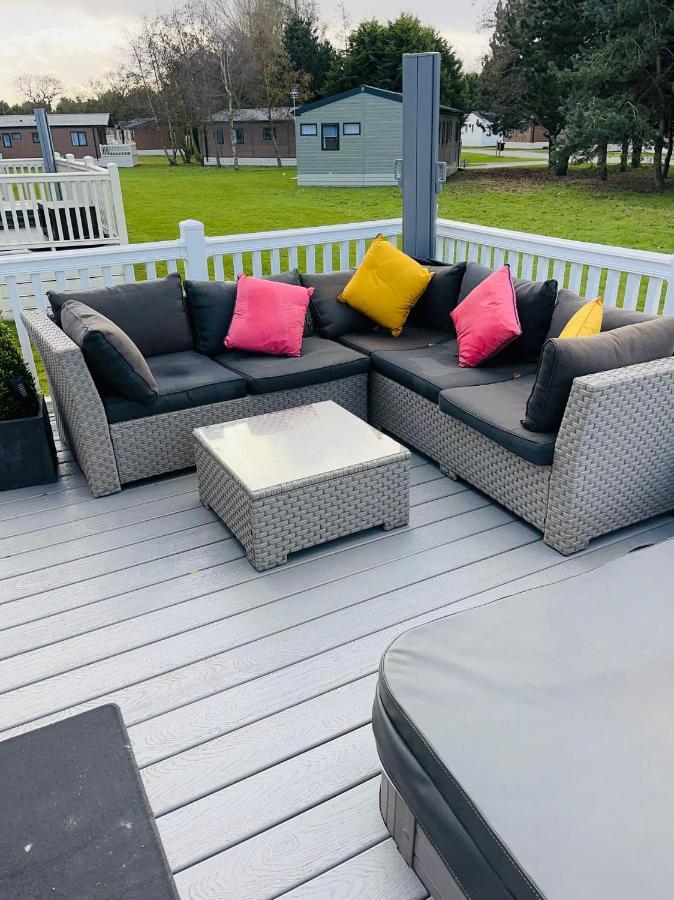 Roseberry With Hot Tub Holiday home York