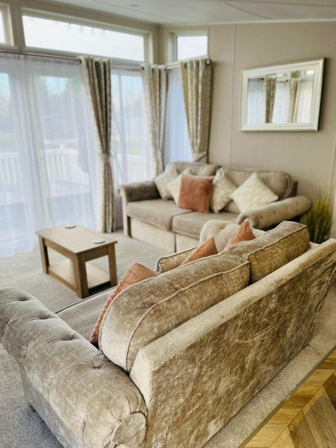 Roseberry With Hot Tub Holiday home *